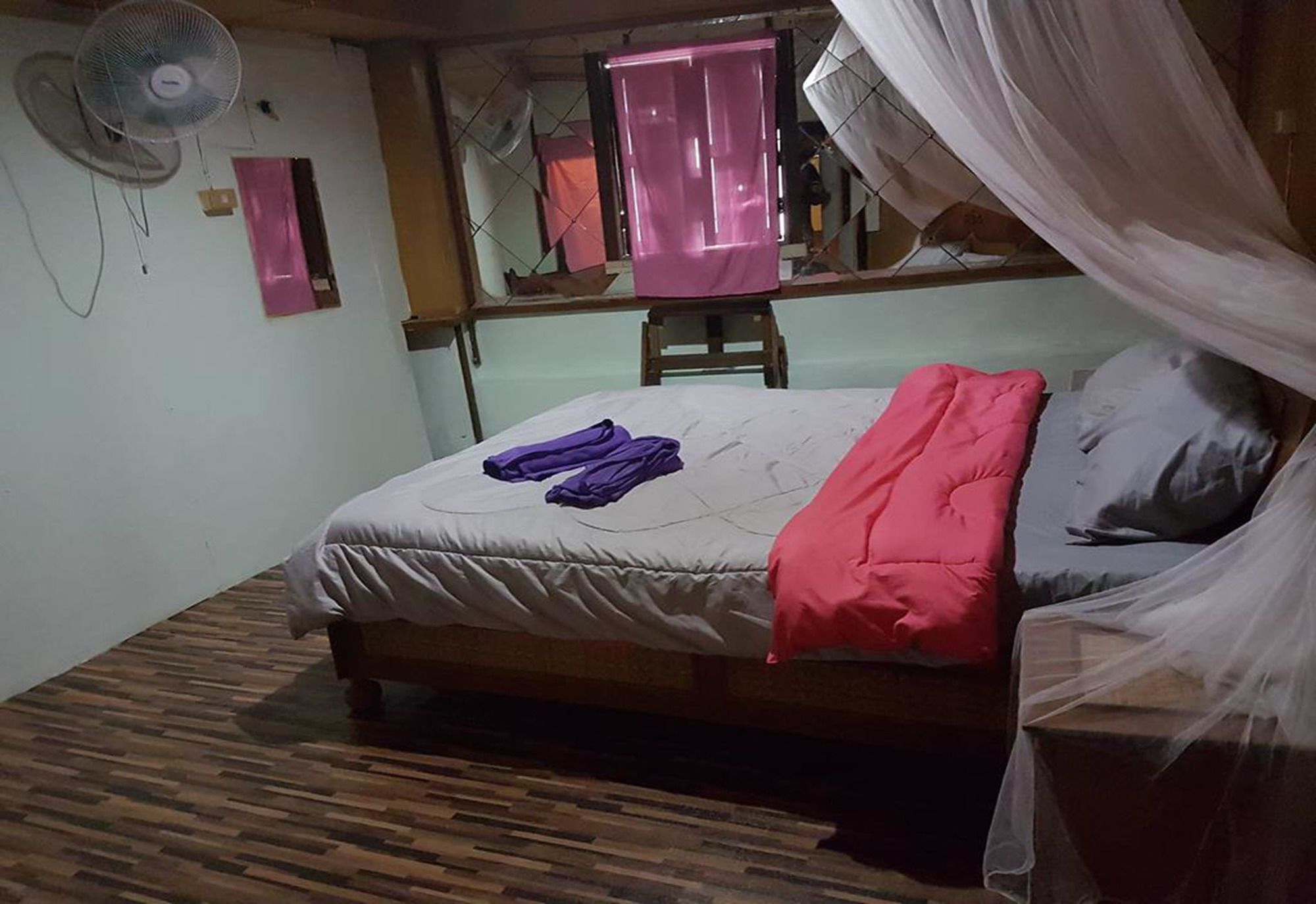צ'יאנג ריי Bar 184 Party Hostel (Adults Only) מראה חיצוני תמונה